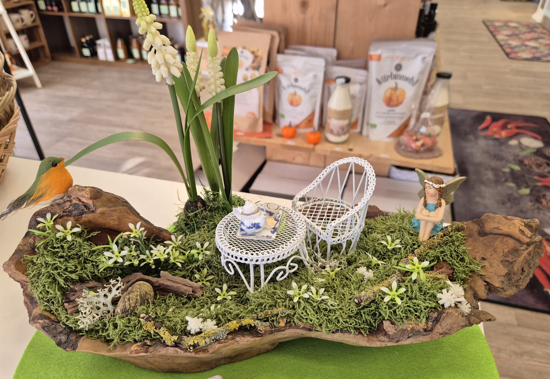 Miniaturwelt auf Holz